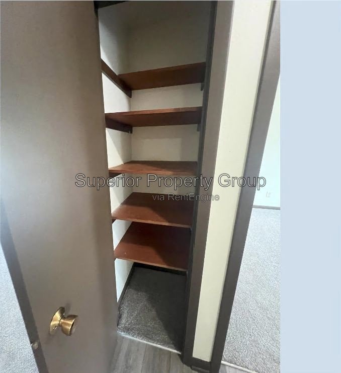 3B/1.5B unit in a 2-story apartment with a private basement and private rear patio. property image