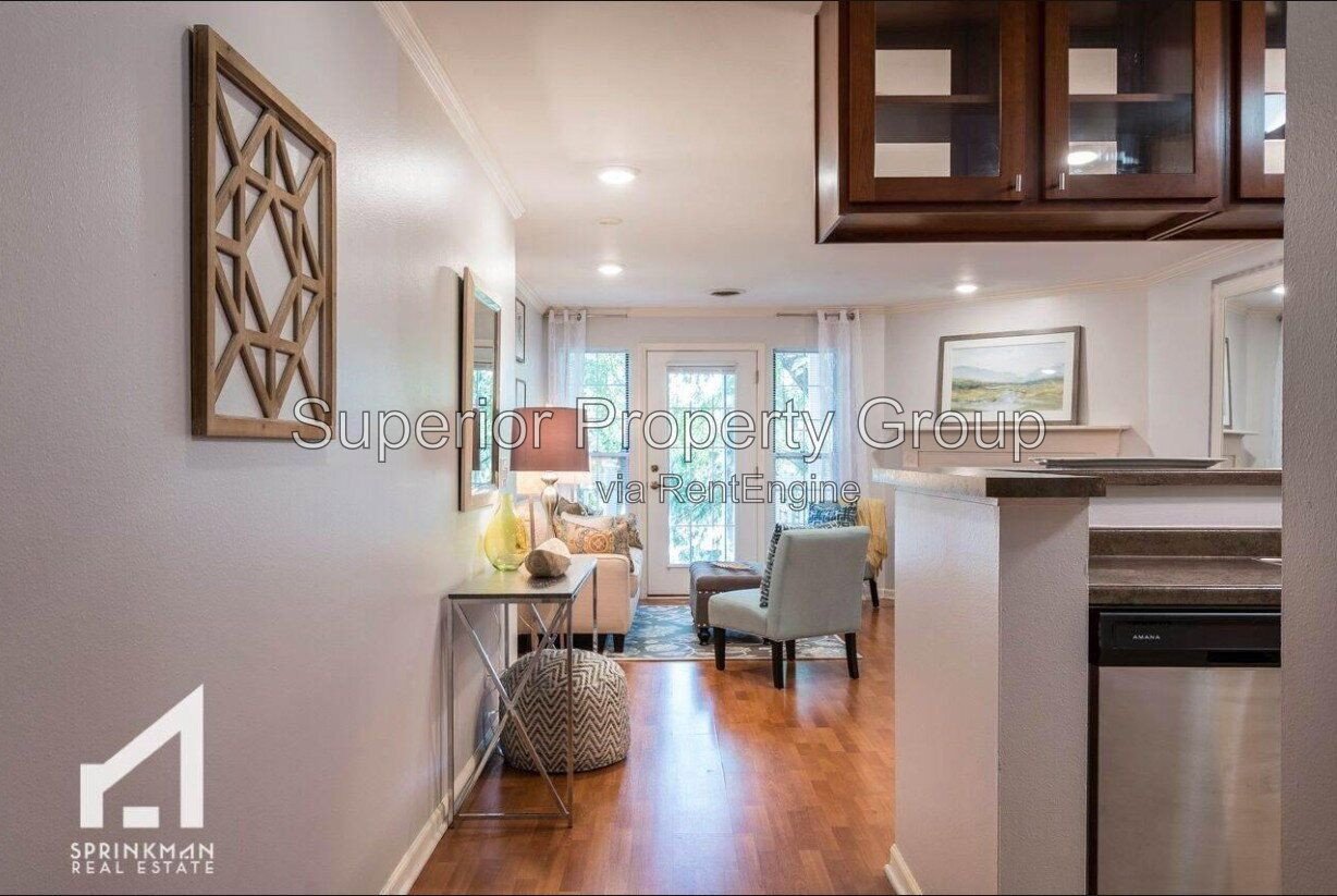 2B/2B 1st floor condo available to rent in August! property image