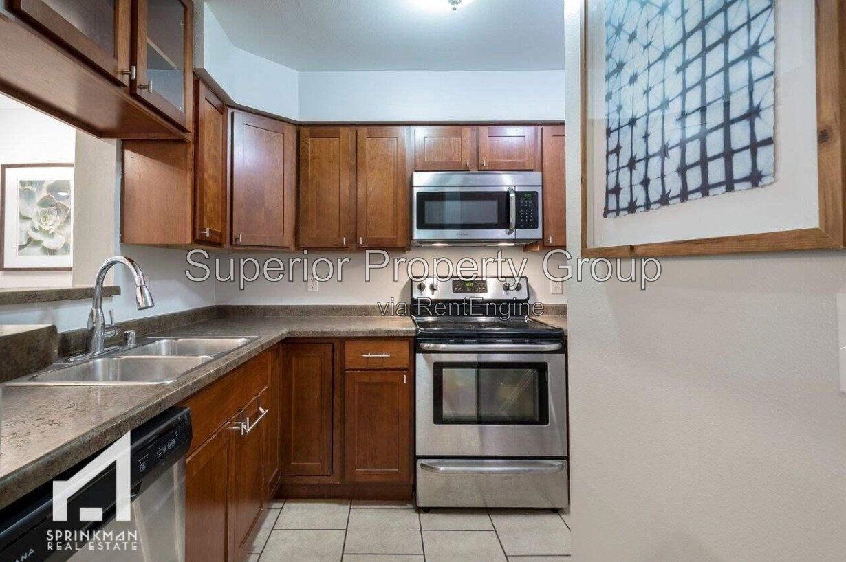 2B/2B 1st floor condo available to rent in August! property image